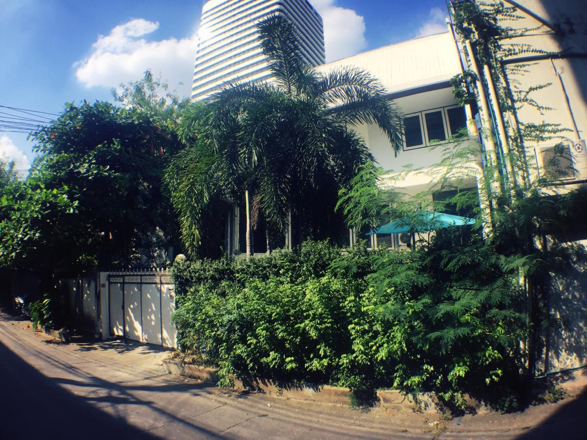 Отель Lazy Blue House Бангкок Экстерьер фото
